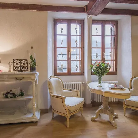 Chez Sylvie Et Guy Jaune Bed & Breakfast